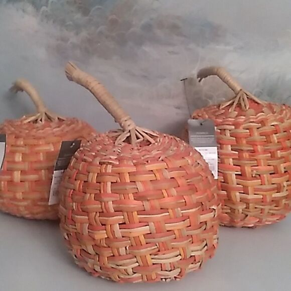 Set of Three Rattan Pumpkins - Picture 1 of 3